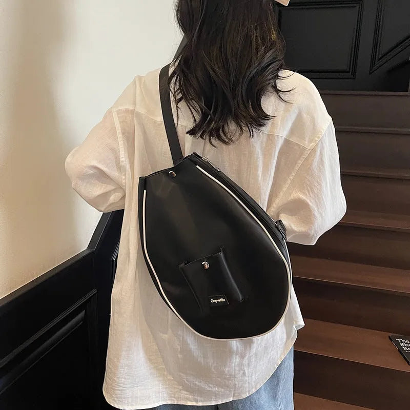 Black one-shoulder casual yoga bag with large capacity for mats