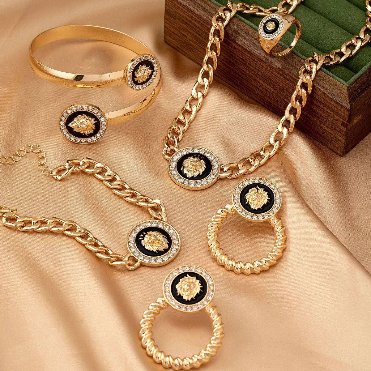 Lion's head ornament suit for women in electroplated alloy, T637-suit colour option, one set