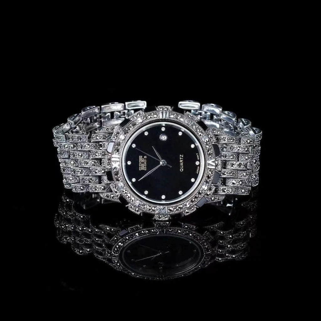 Quartz movement watch with metal bracelet, 41mm round dial, black or white plate, jewellery buckle