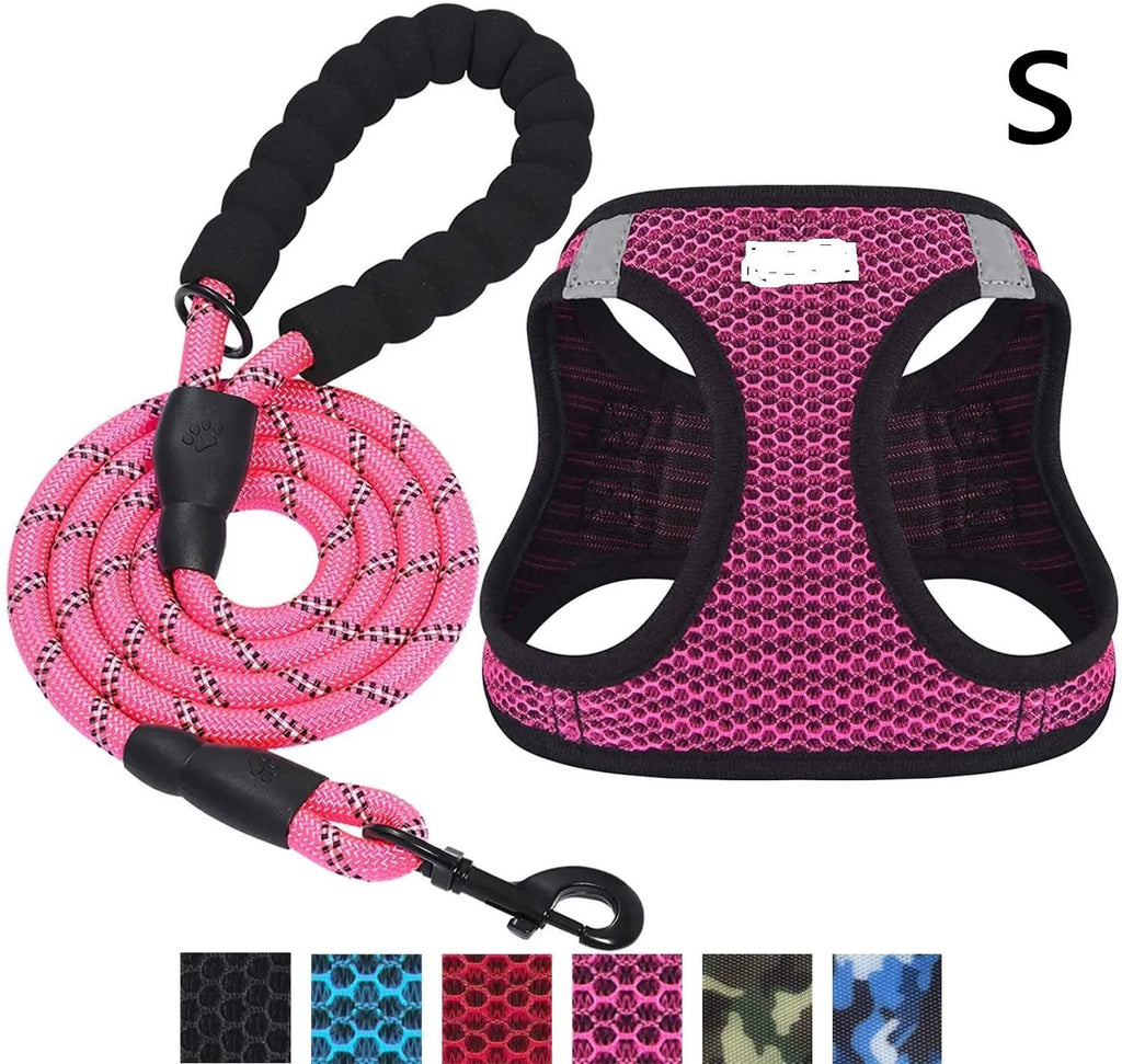 Reflective nylon dog leash with traction belt and chest strap in black and pink, sizes S to XL.