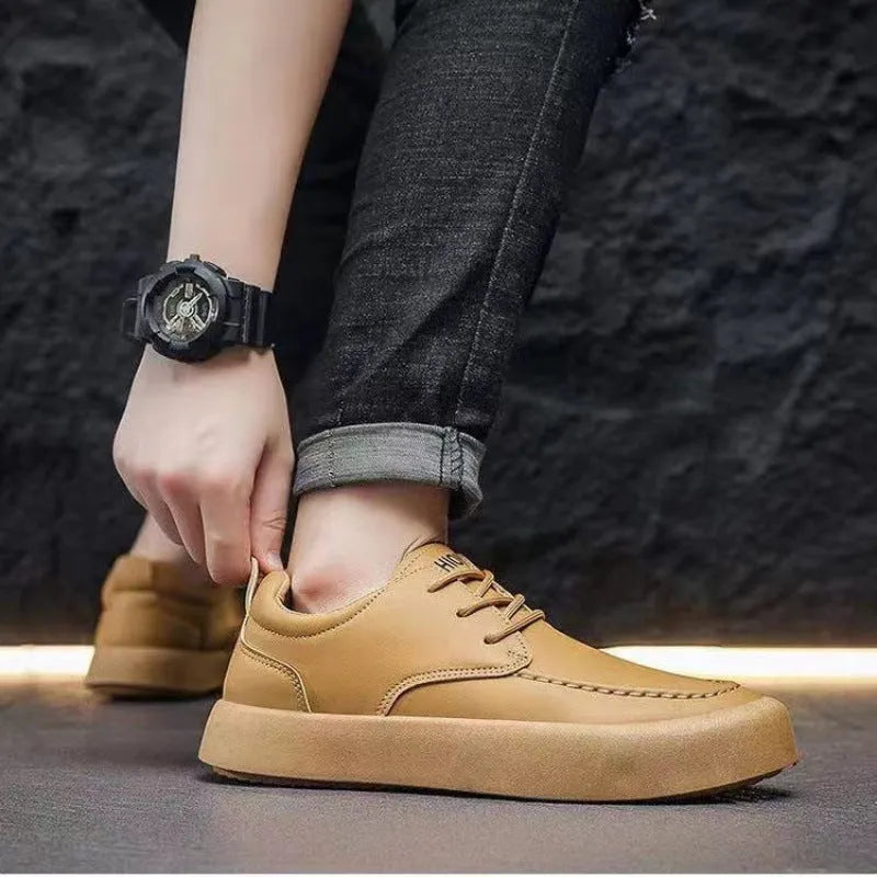 Men's casual lace-up shoes in AM02 brown colour with round toe and flat heel design
