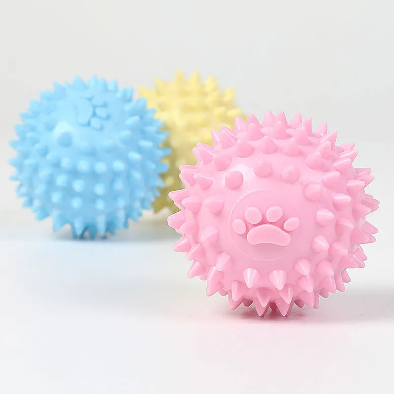 Blue TPR dog chewing ball with footprint design, 6cm diameter for tooth cleaning