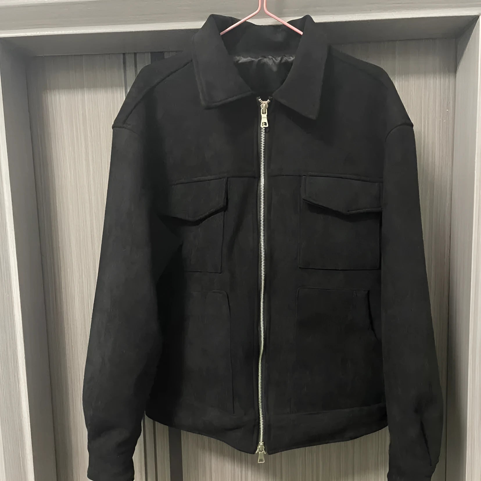 Men's thick zipper jacket with large pockets in slim fit design