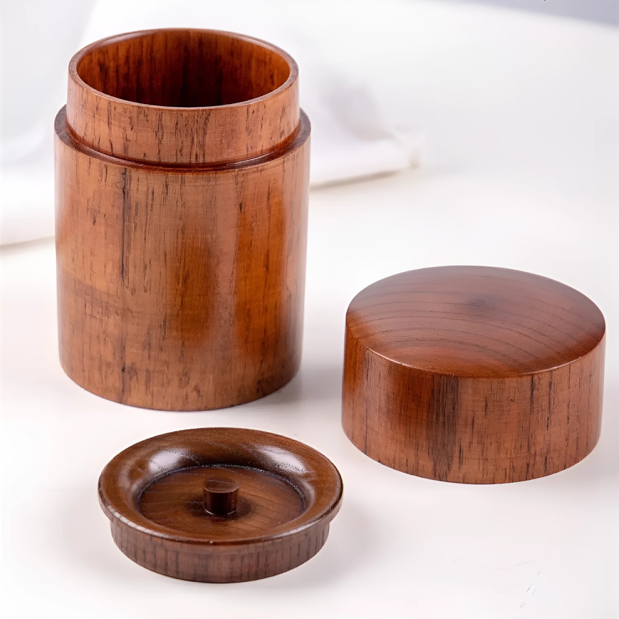 Chinese solid wood sealed tea container with hand-painted jujube wood finish