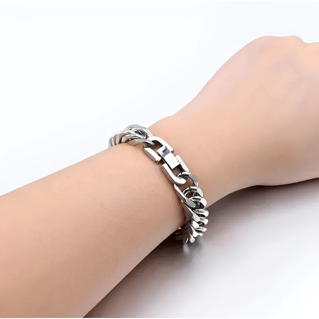 Polished titanium steel geometric bracelet for men, available in sizes 18CM to 22CM and 8MM or 10MM thickness.