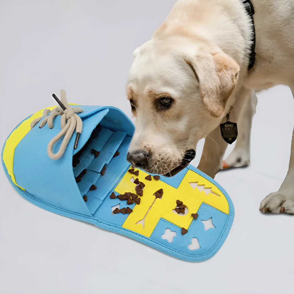 Felt cloth dog chew toy, 58 g, slow food design, available in blue, green, or orange