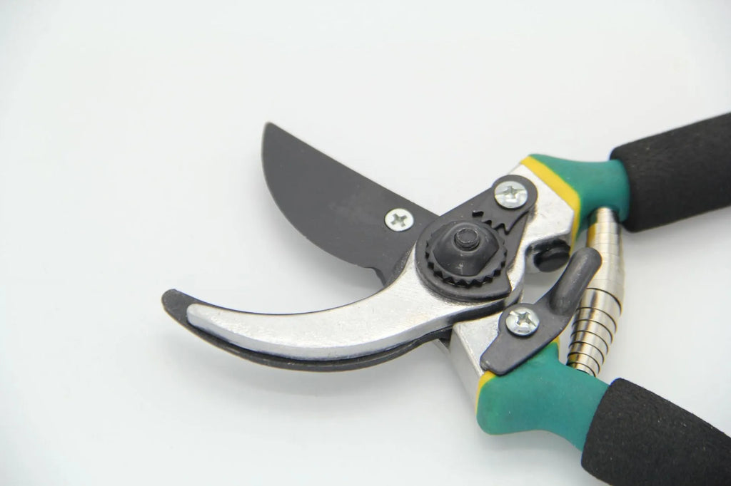 Garden shears with 50# steel Teflon coated blades, 200mm length, PVC handles, yellow or green.