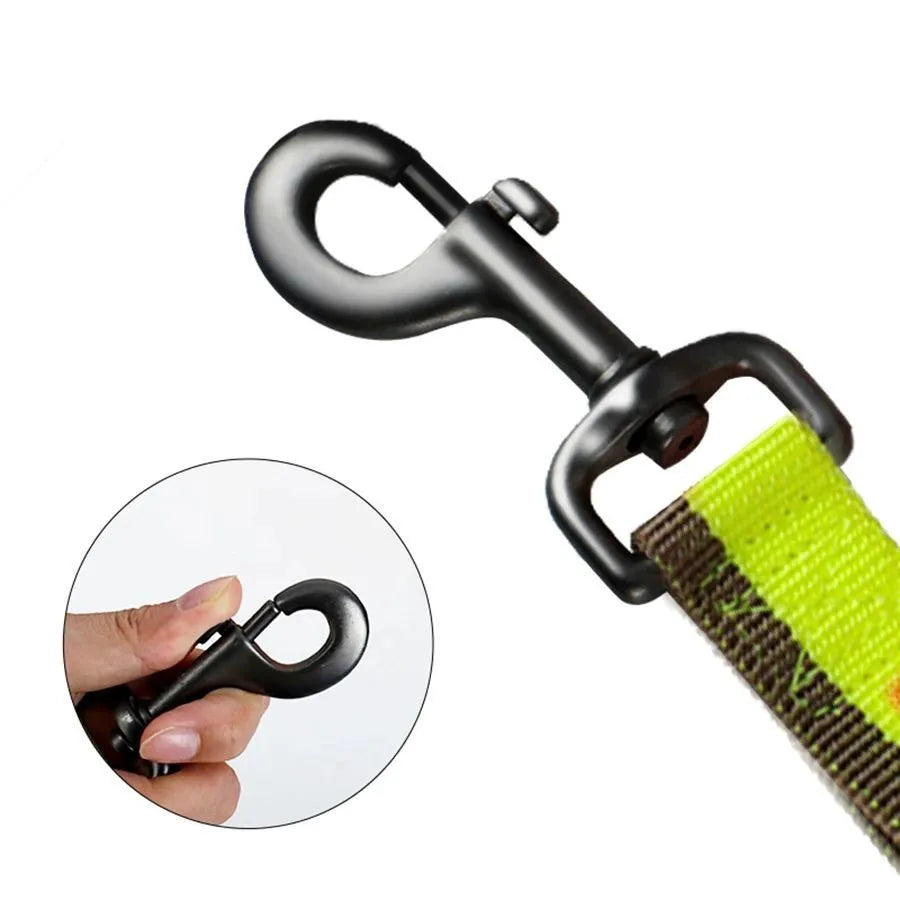 Green elastic dog training leash with rotating metal clip for medium and large breeds