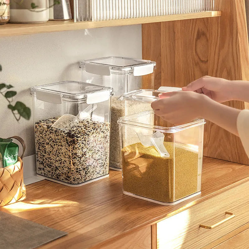 Sealed pet food storage bucket in white or yellow, 4L 5L 6L, with spoon for cat and dog food