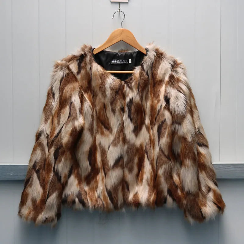 Korean slim-fit women's artificial fur coat in street fashion style with regular sleeves.