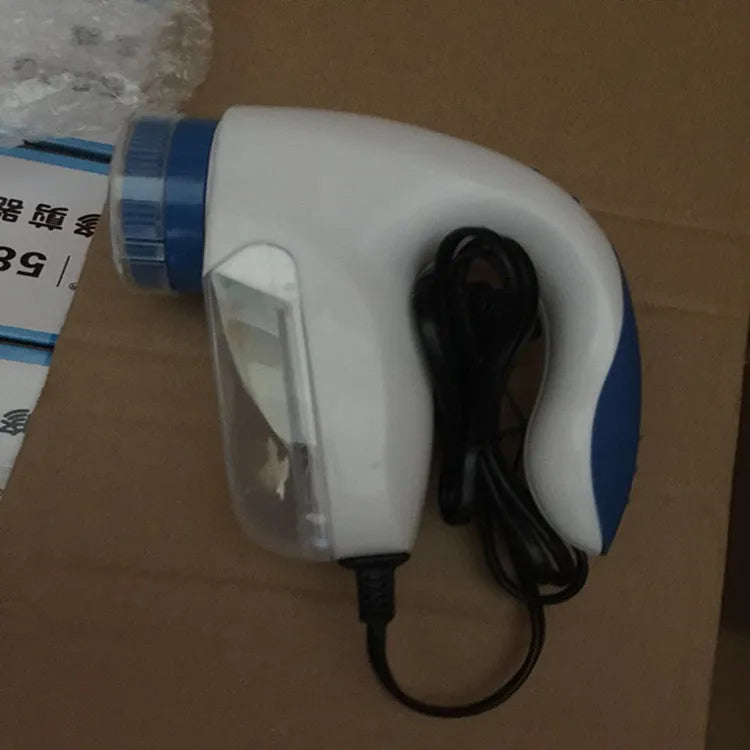 Blue electric fabric hair ball trimmer with straight-in clothes design for fleece and wool, compact size 100x70x70mm, Europe plug