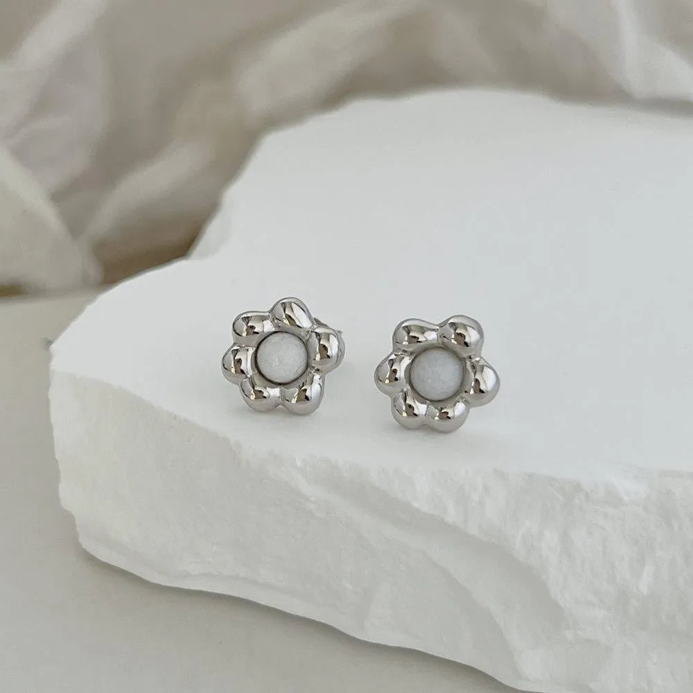 S925 sterling silver black agate flower ear studs in gold colour simple French retro style for women