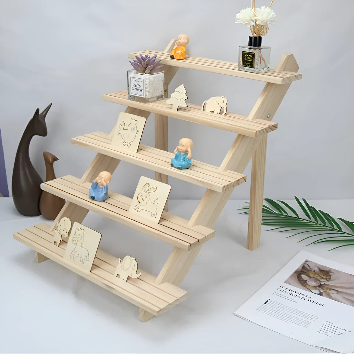 Multi-layer wooden stepped shelf, floor-standing, in Natural Wood Colour or Walnut Colour, 2 to 5 tiers