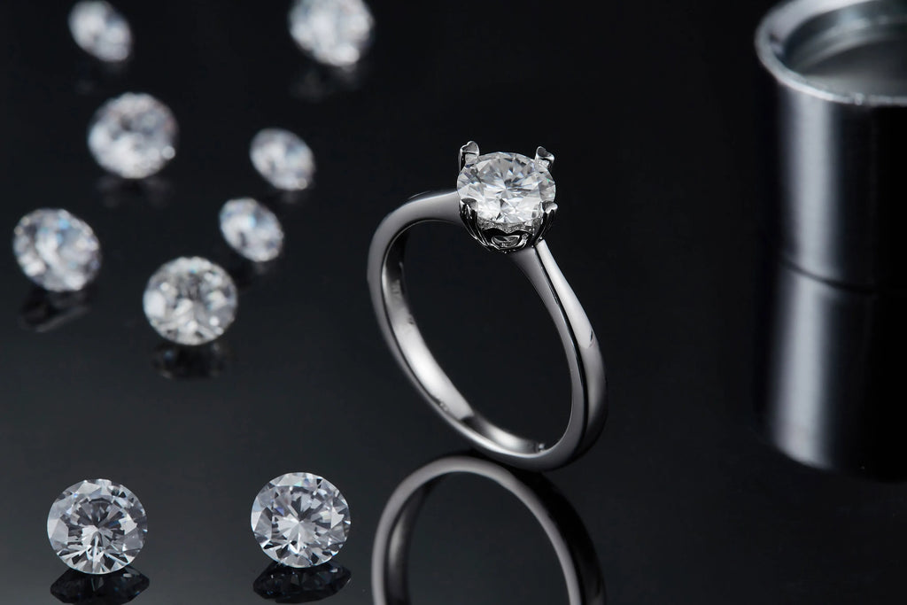 1-carat moissanite wedding ring set in S925 silver with platinum plate, gift box packaging, ring sizes 5-9