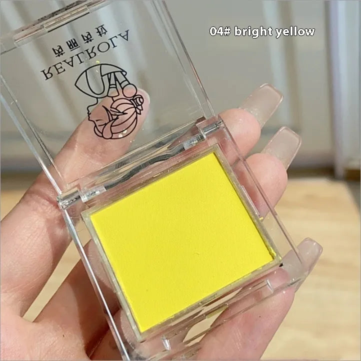 Single pot of bright yellow monochrome matte eyeshadow, 2g net content.