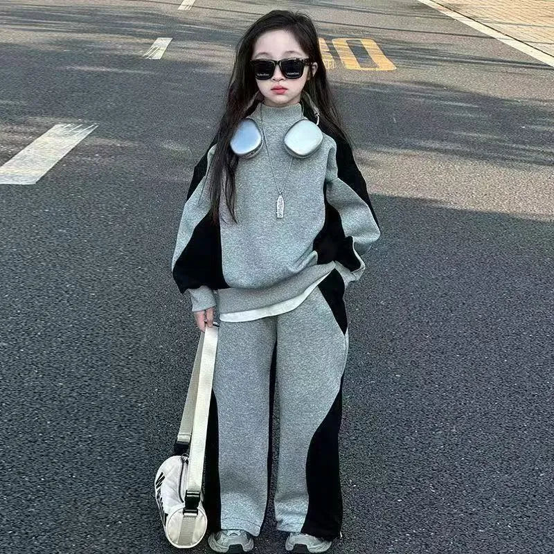 Girls casual two-piece sweatsuit set in gray, long sleeve pullover and matching pants