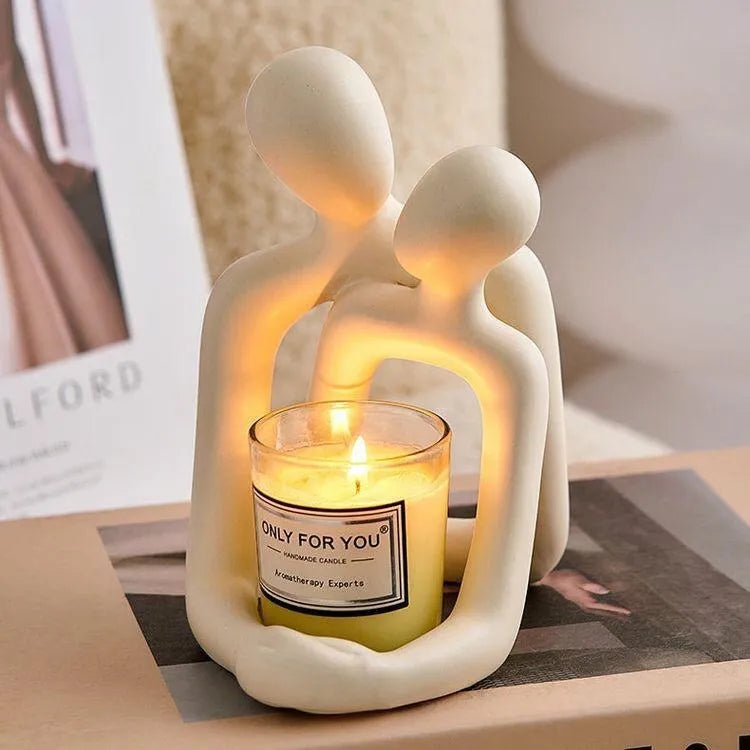 Modern simplicity loving couple resin statue in milky white or gold colour for home decor