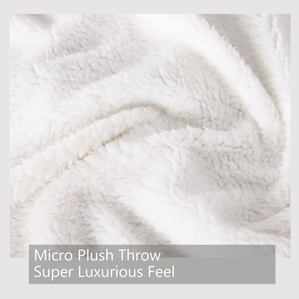Black horse themed Sherpa fleece blanket with hemmed edges, available in 130x150cm and 150x200cm