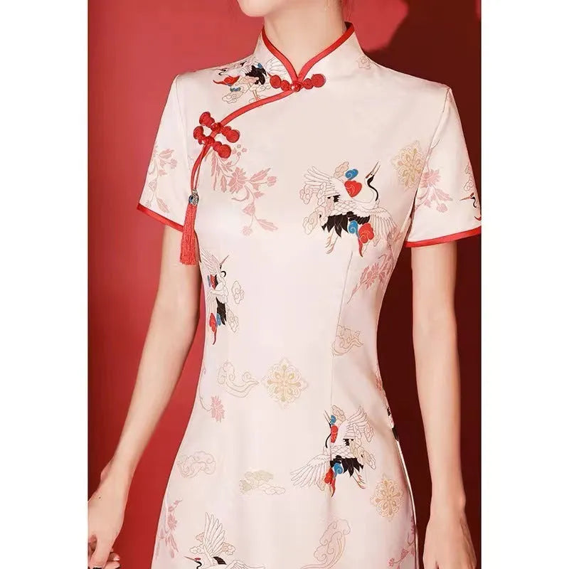 Short cheongsam dress for bridesmaids with crane print and quarter sleeves in polyester, available in sizes S to XXL