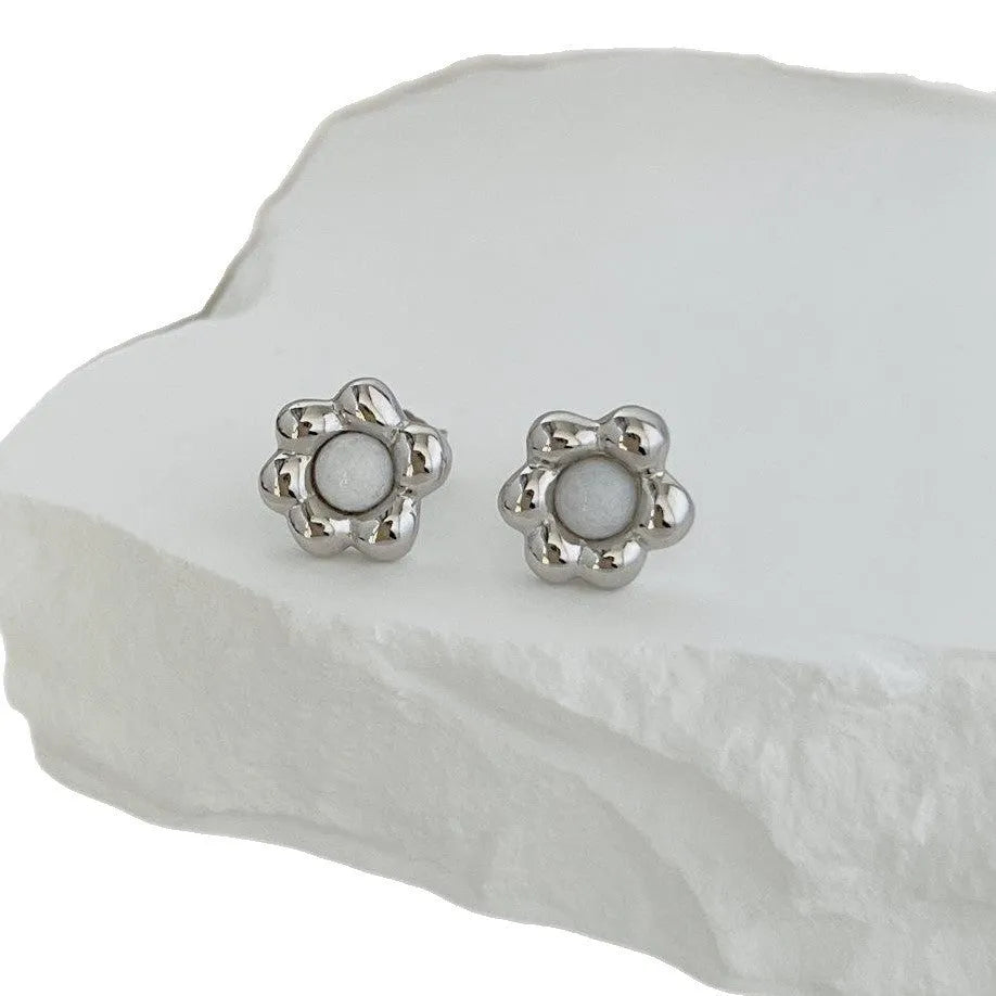 S925 sterling silver black agate flower ear studs in gold colour simple French retro style for women