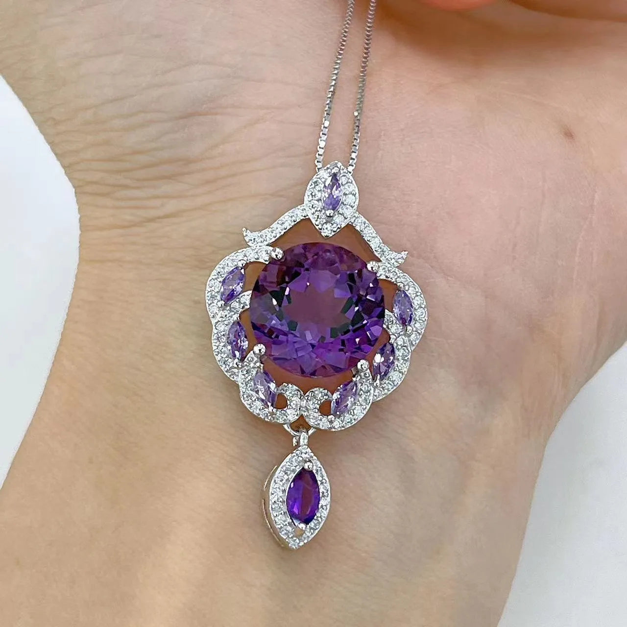 S925 sterling silver U-shaped pendant with platinum plating and purple amethyst stone
