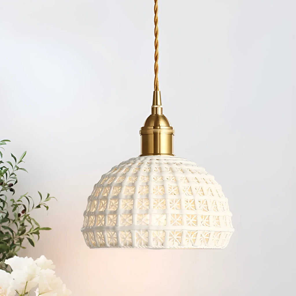 Brass ceramic single-head pendant light, 220V Nordic ceiling lamp for bedroom and dining room