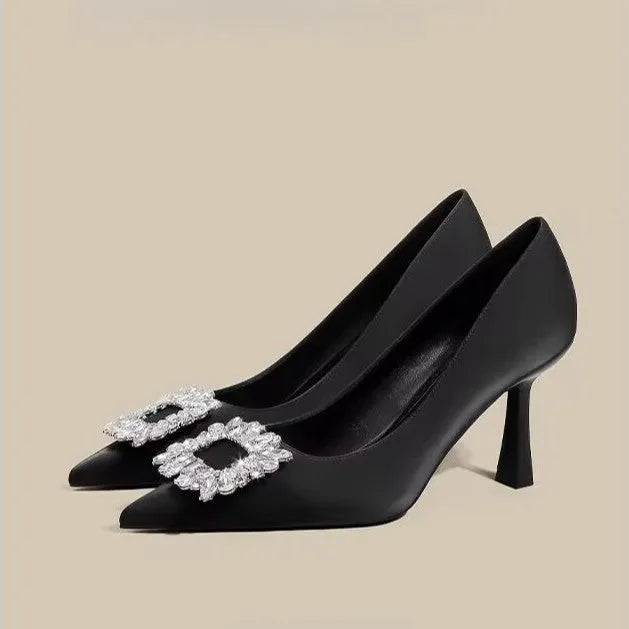 Women's creamy-white pointed-toe stiletto pumps with 3-5cm heel and low-cut design