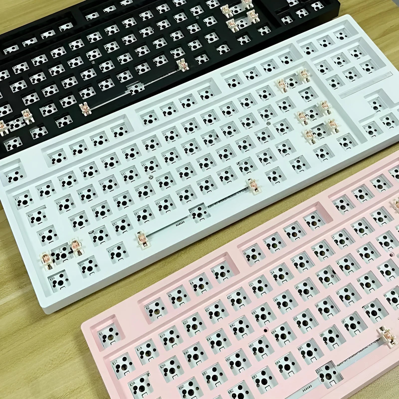 DIY 75% layout hot-swap mechanical keyboard kit with gasket mount in multiple colour options.