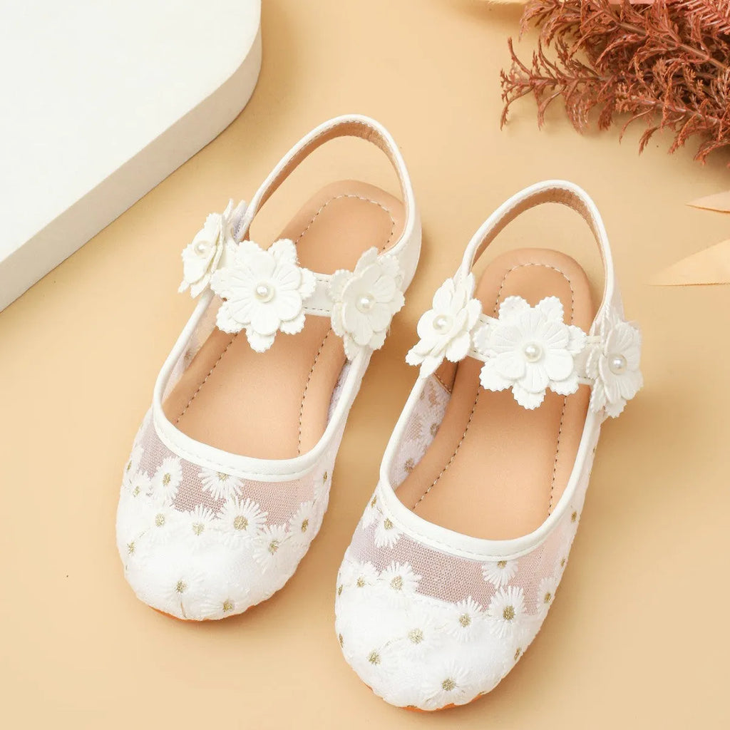 White flat bottom girls shoes with PU leather upper, Velcro fastening, and floral element for Han Chinese clothing