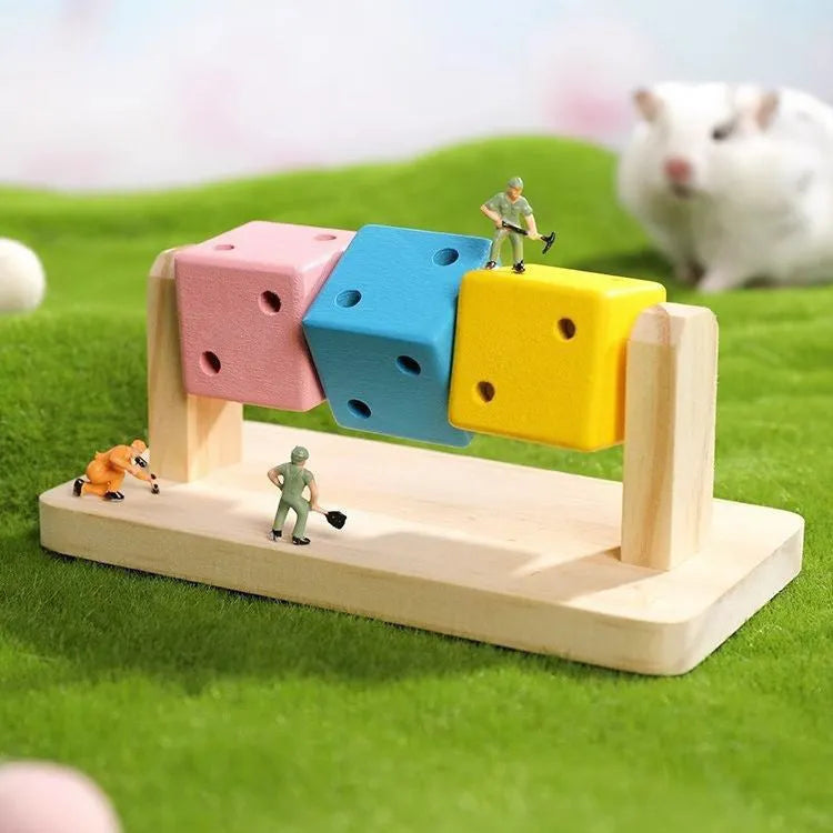 Natural wood cube toy for hamsters and small pets, 14x7x6cm, random colour