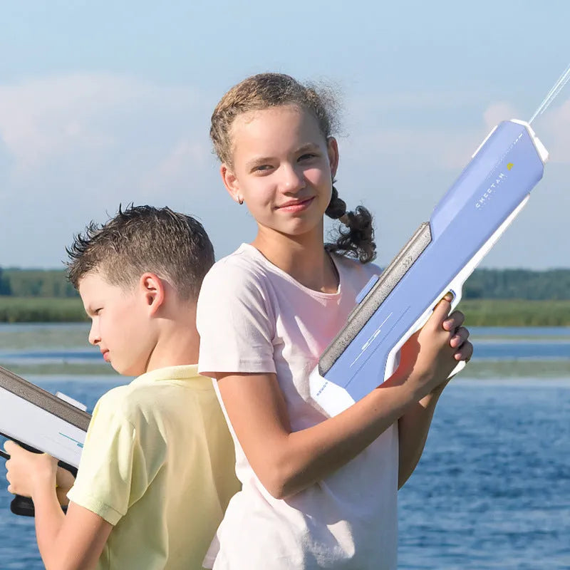 Fully electric water gun in sky blue with automatic water intake and 12m range for summer play