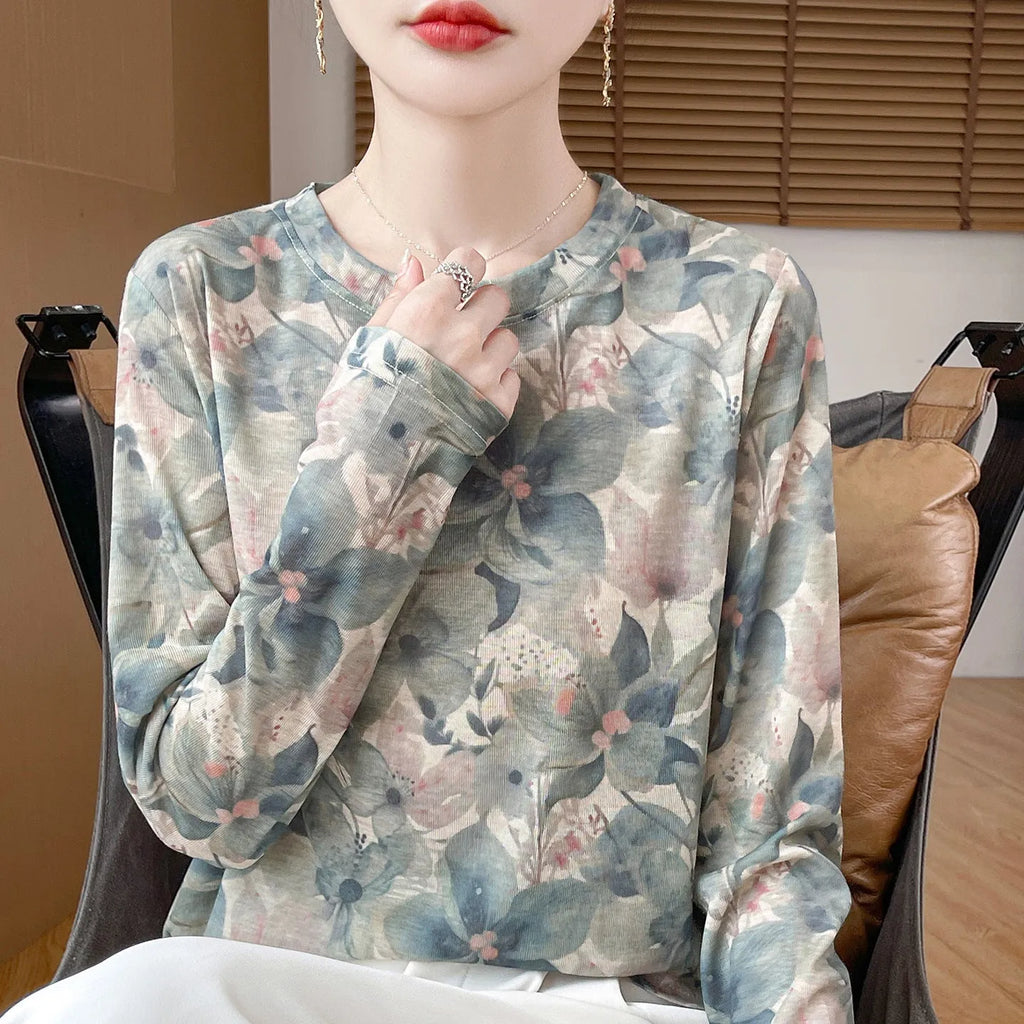 Round neck Tencel cotton pullover with printed floral design in moderate thickness knitted fabric
