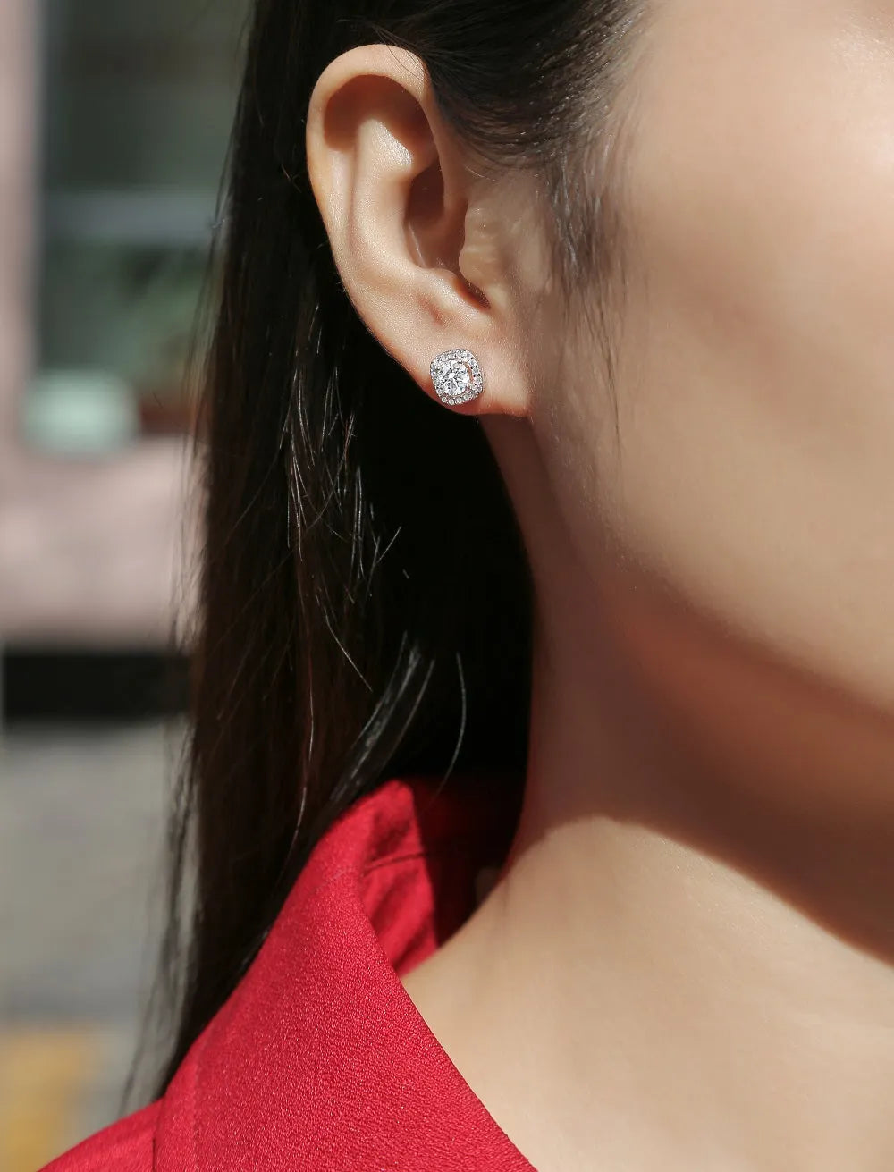 Pair of square moissanite stud earrings in S925 silver with platinum plating