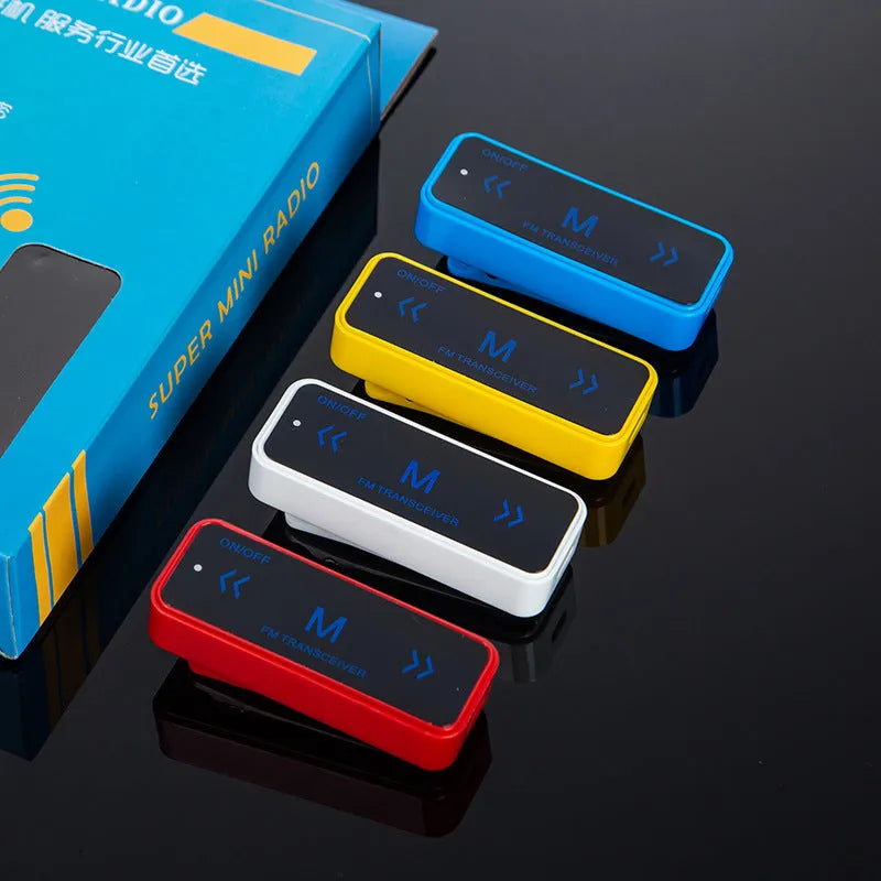 Mini handheld walkie-talkie with ear-hook earpiece for salon communication, random colour, UHF lithium battery