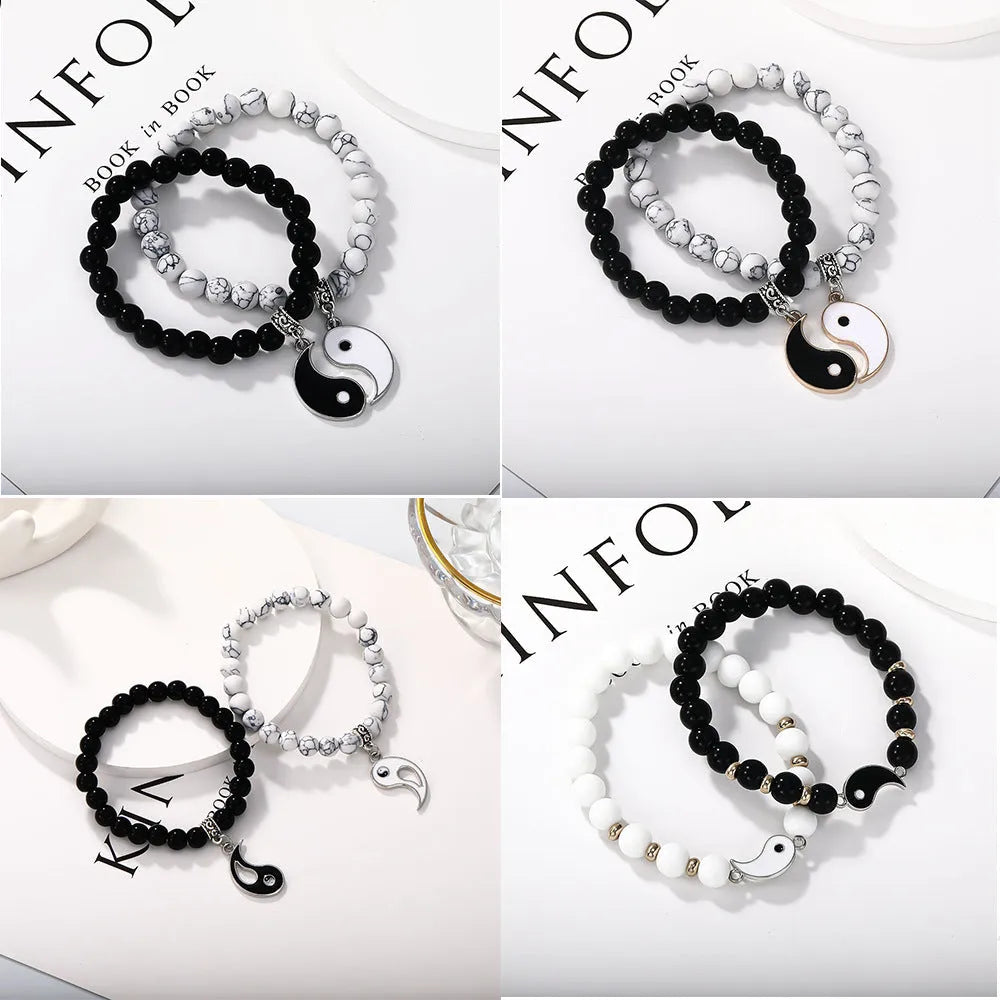 Geometric eight-diagram alloy bracelet with electroplated finish in four colour options