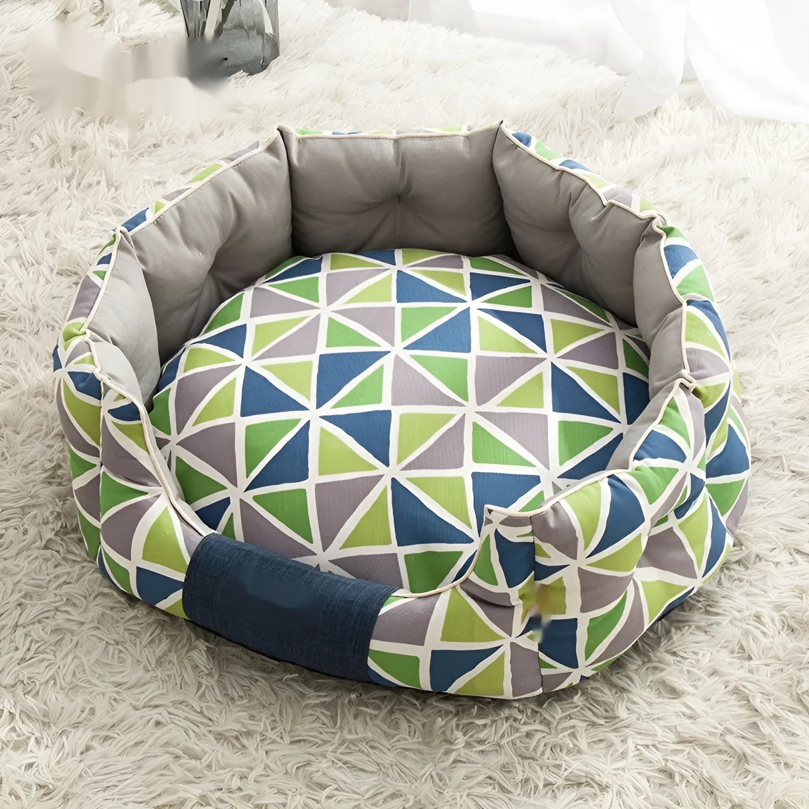 Round cloth pet bed in diamond lattice pattern for dogs and cats