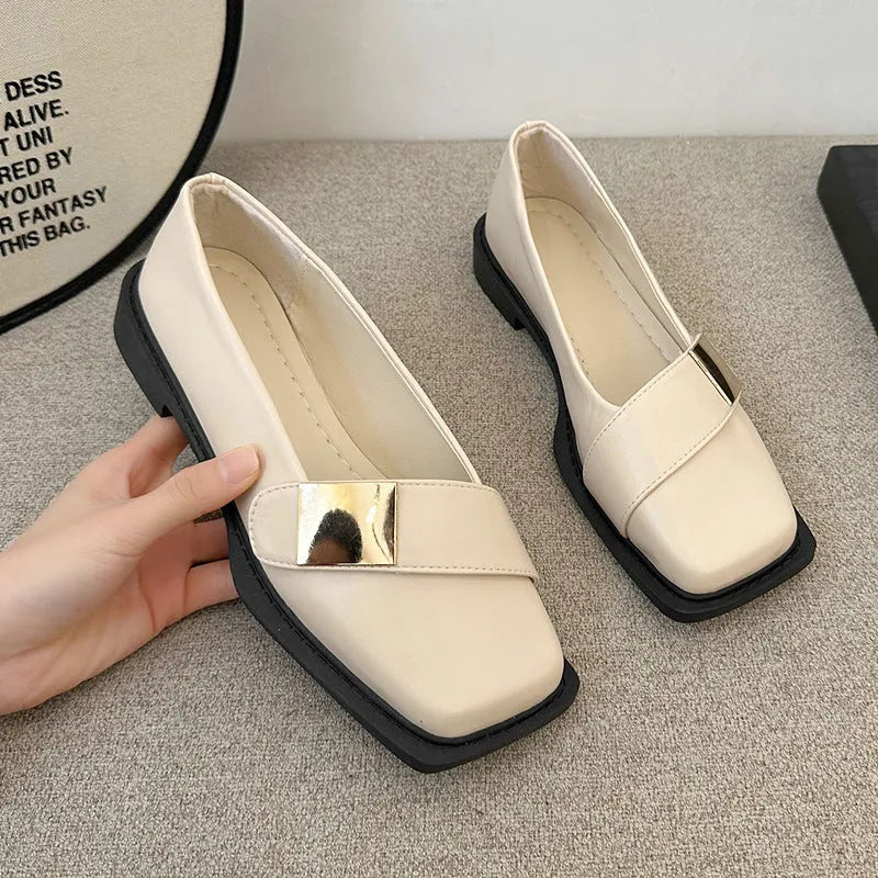 Women's square-toe flat shoes with metal buckle in artificial leather, available in beige, black, brown colours
