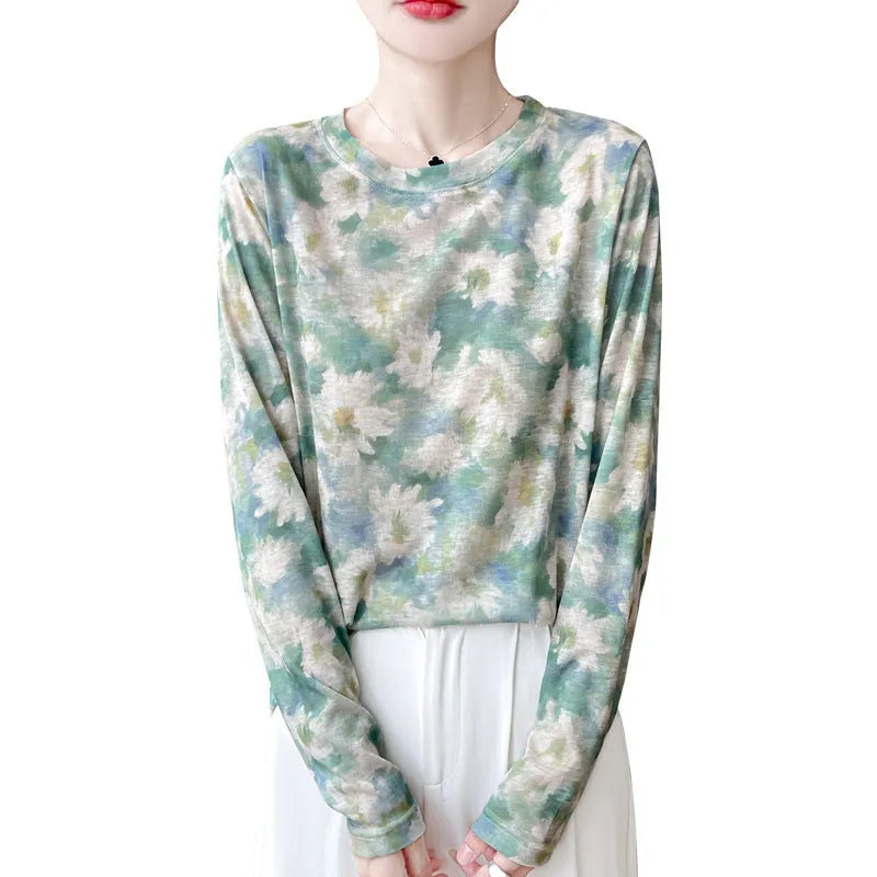 Round neck Tencel cotton pullover with printed floral design in moderate thickness knitted fabric
