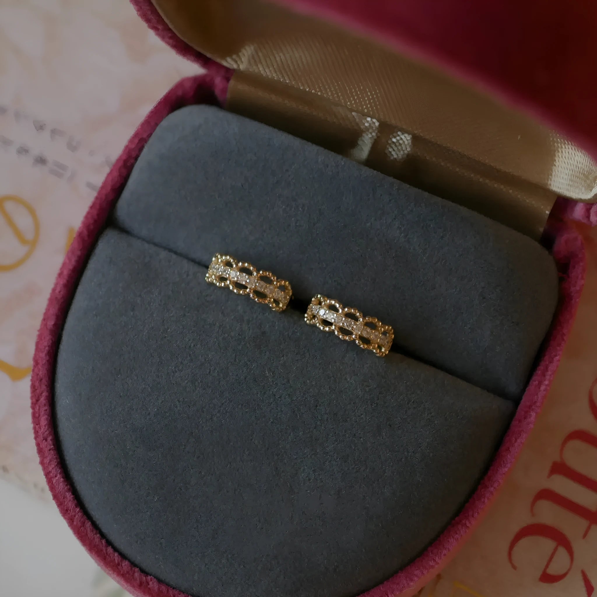 Small silver lace earrings with clip fastening in gold or platinum colour options