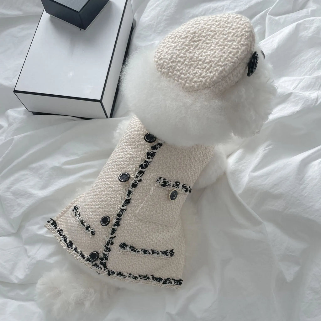 Small pet wearing knitted hat in black or beige, chemical fibre, 40cm head circumference