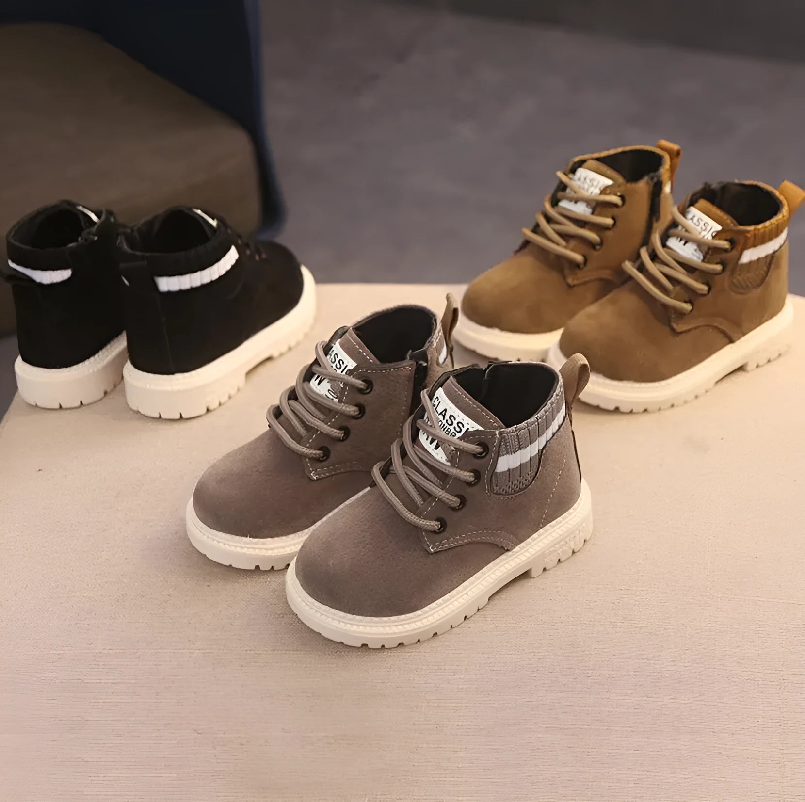 Children's Martin snow boots in solid colour with side zipper, synthetic leather upper, rubber sole