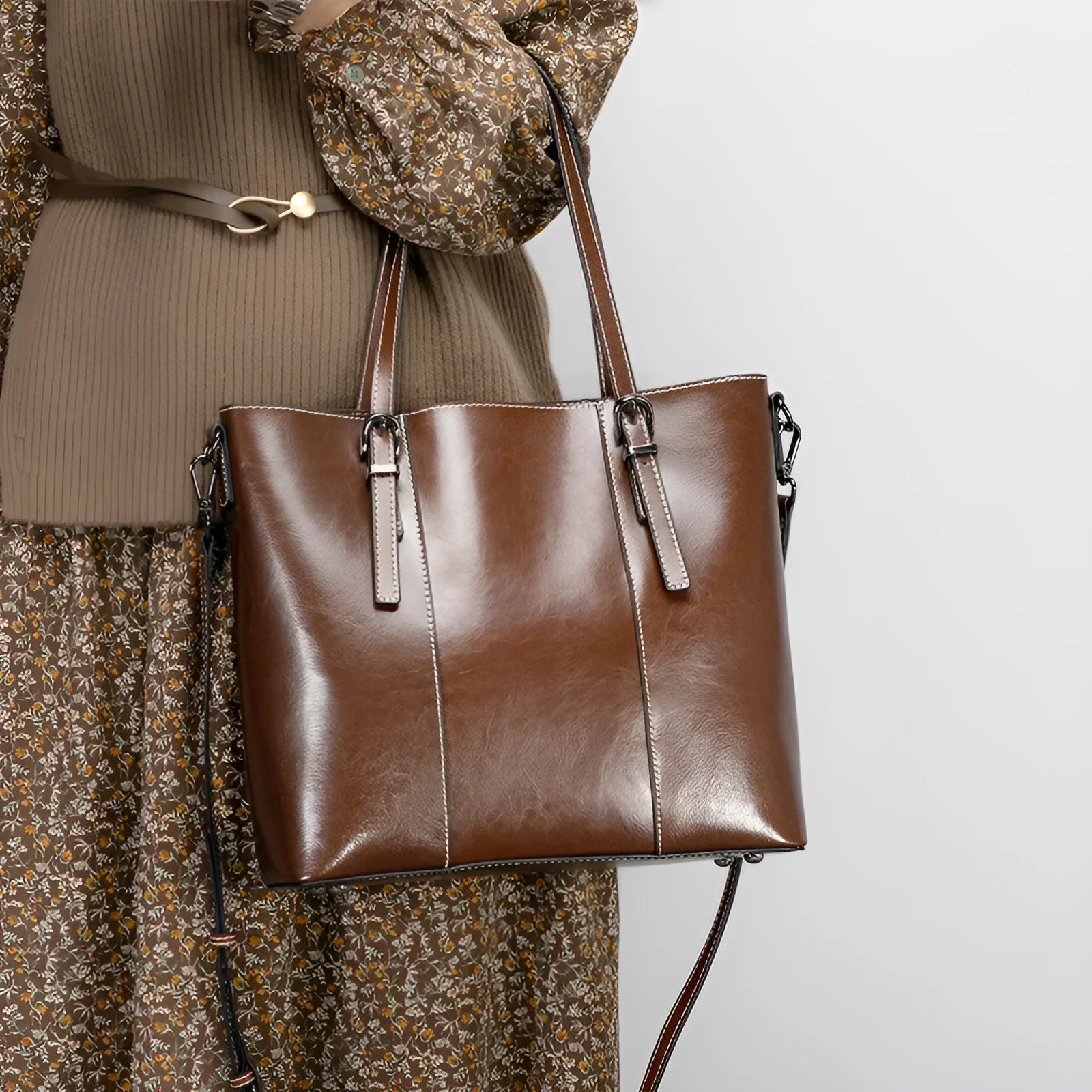 Brown genuine leather women's retro shoulder bag with three straps and horizontal square shape