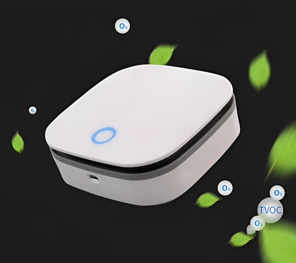 White USB-powered car air purifier with negative ion sterilisation for small spaces