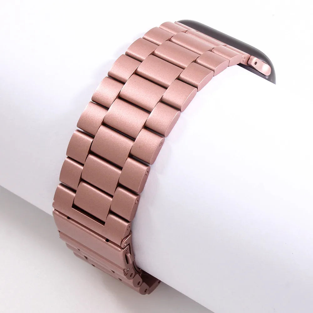 Metal stainless steel watch strap in business style with silver finish and adjustable links