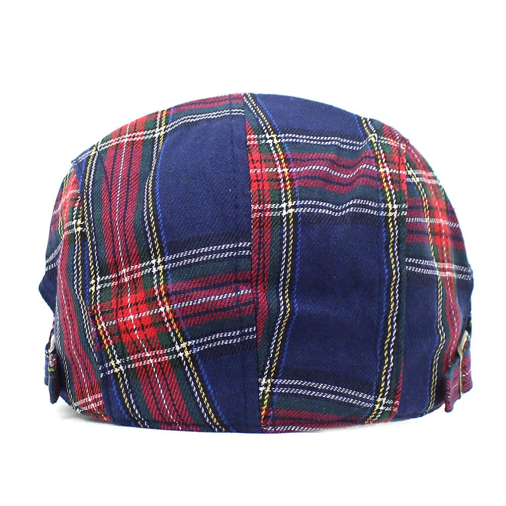 Retro plaid beret for men and women in red with dome crown and curved brim