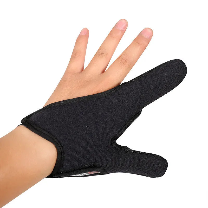 A single two-finger fishing glove in camouflage colour, showing the diving cloth back and microfiber palm material.