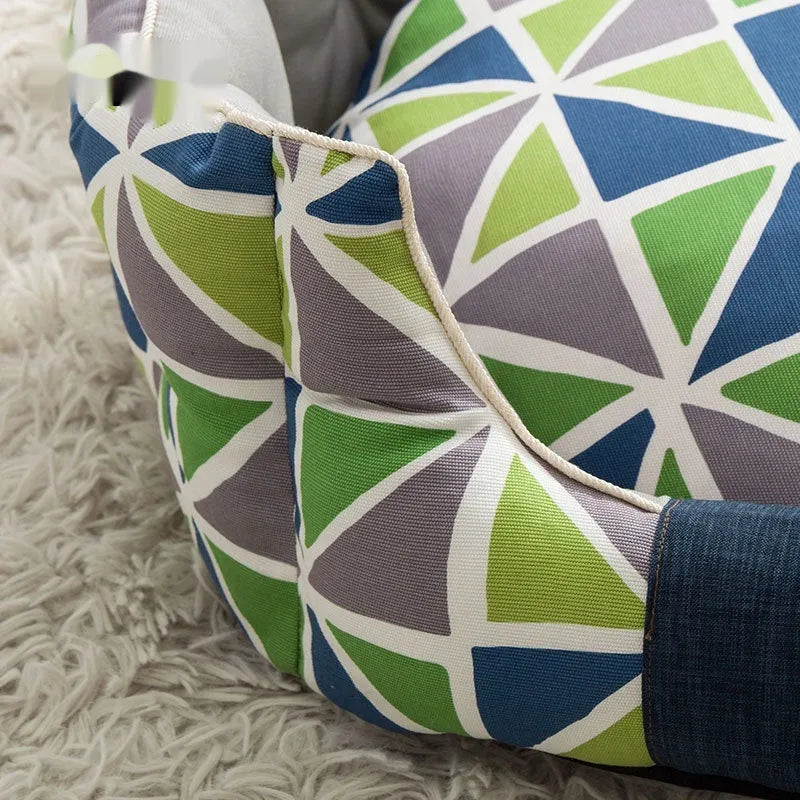 Round cloth pet bed in diamond lattice pattern for dogs and cats
