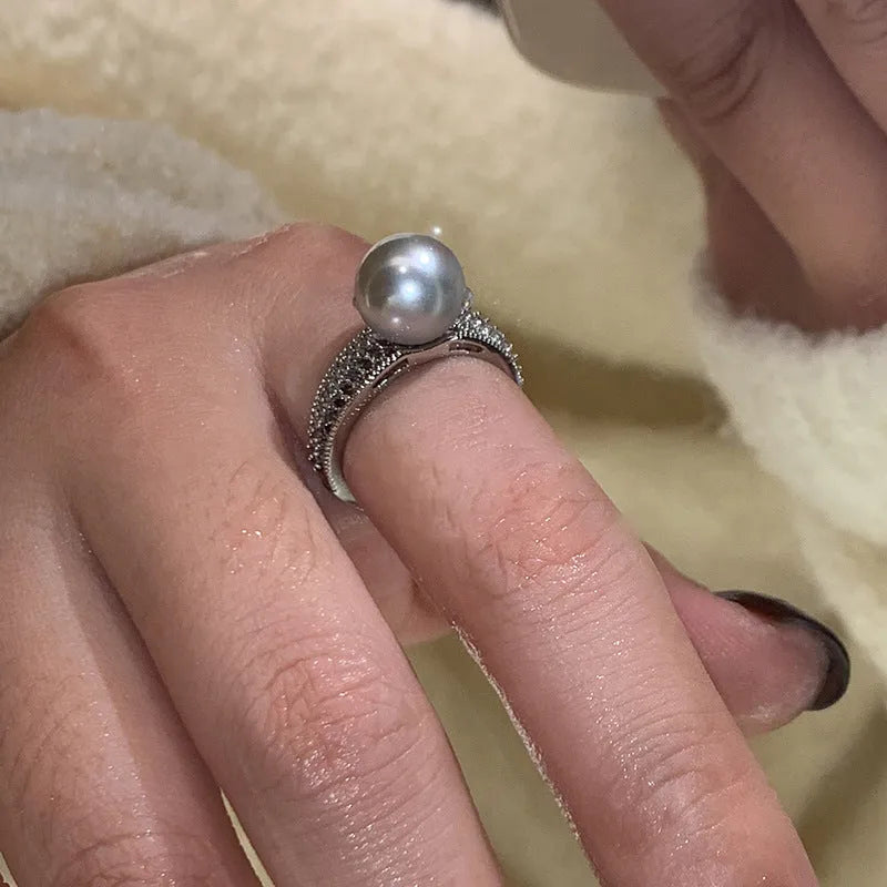 Adjustable opening copper ring with geometric design in black pearl colour for women