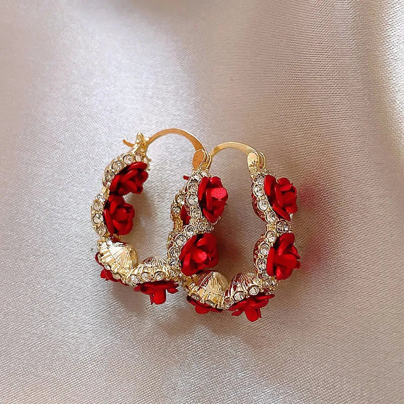 Red floral rose design alloy ear clip earrings for women with flower shape