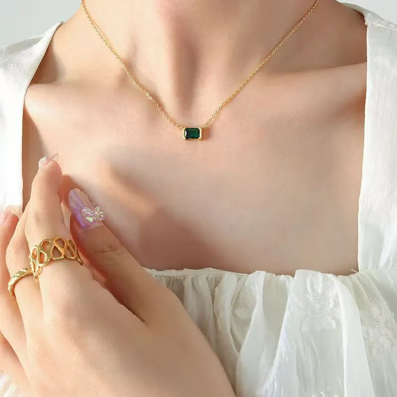 Gold geometric quadrilateral pendant necklace with lvzuan inlay on 42 cm chain